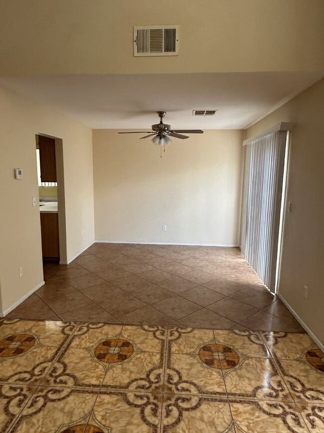 Building Photo - "Stylish and Spacious 3-Bed Home in Las Vegas with over 1500 sqft on a corner lot