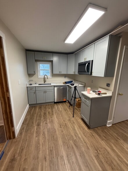 Building Photo - 305 Crusher Way