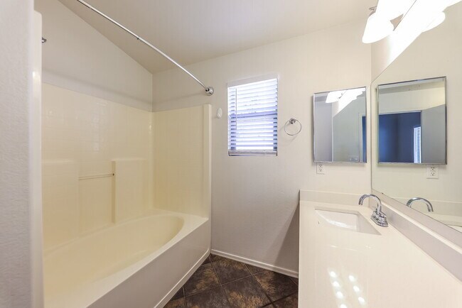 Building Photo - 16214 N 162nd Dr