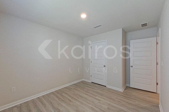 Building Photo - 4678 Malay Cir
