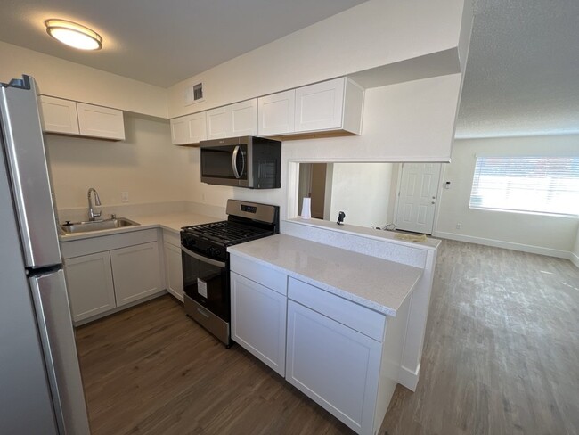 Building Photo - 1304 Rexford Pl