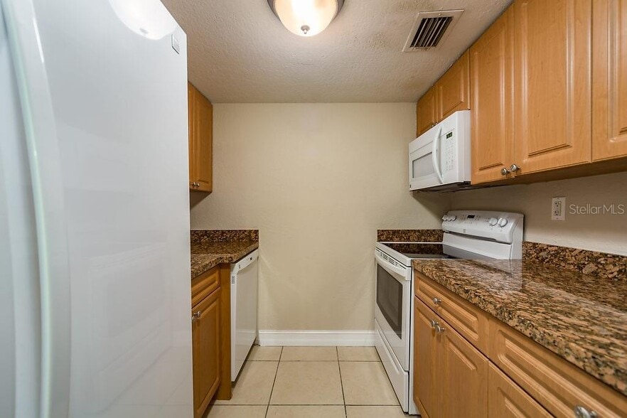 Building Photo - 5221 Bayshore Blvd