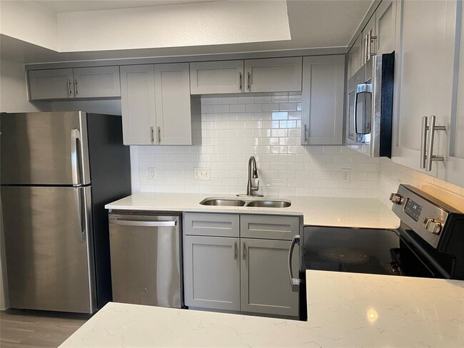Building Photo - 9511 Aberdeen Way