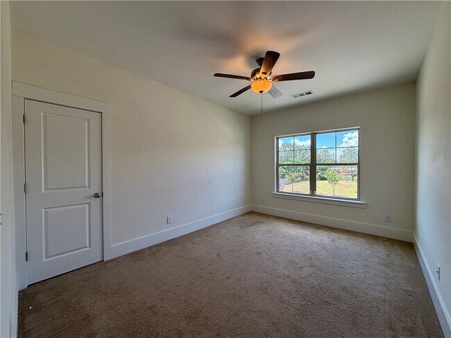 Building Photo - 1777 Weatherbrook Cir