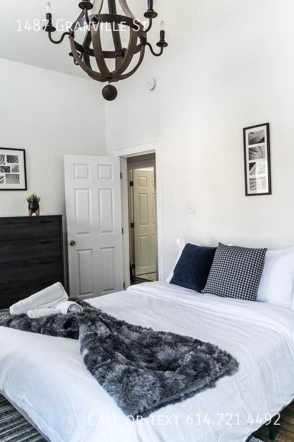 Building Photo - 1487 Granville St