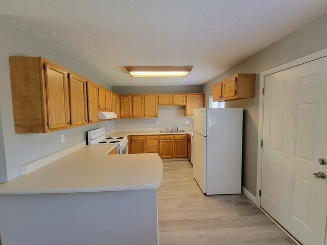 Building Photo - 2928 Landon Dr