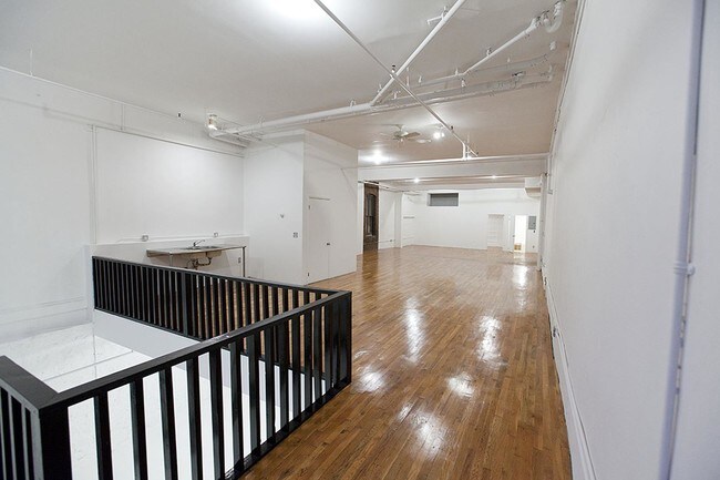 Building Photo - 318 Grand Street
