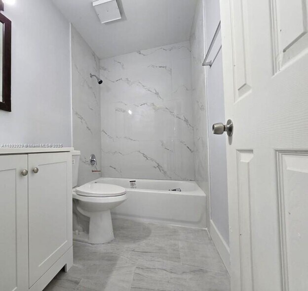 Building Photo - 1213 SW 74th Ave