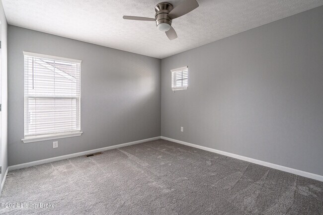 Building Photo - 10536 Vista View Dr