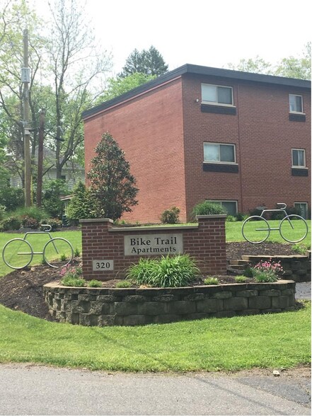 Front Entrance - 320 Hanna Ave