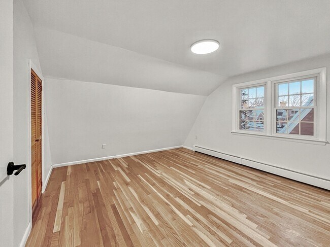 Building Photo - 41 Burrwood Rd