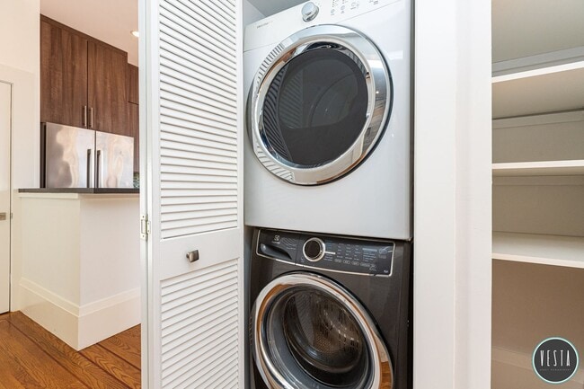 Building Photo - SOPHISTICATED 2-BD DREAM HOME WITH DIGITAL...