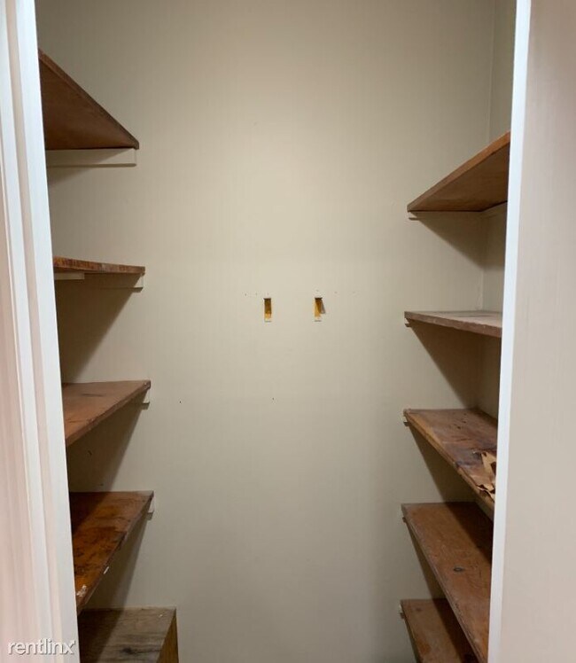 Building Photo - 3 br, 1.5 bath House - 369 E 28th St