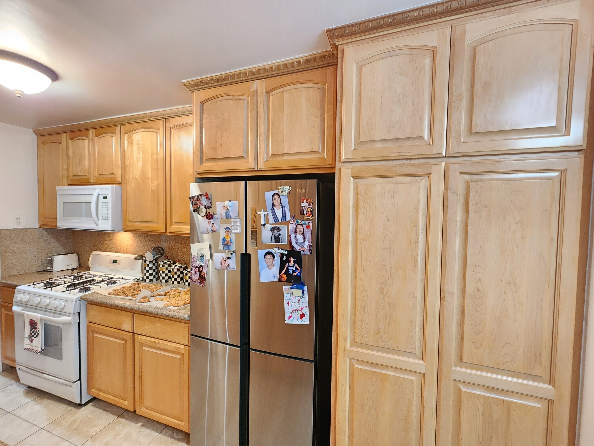 Building Photo - 6904 Radford Ave