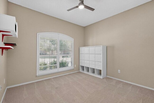 Building Photo - 10201 Max Ln