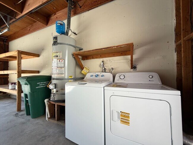 Building Photo - 3033 Via Sabinas