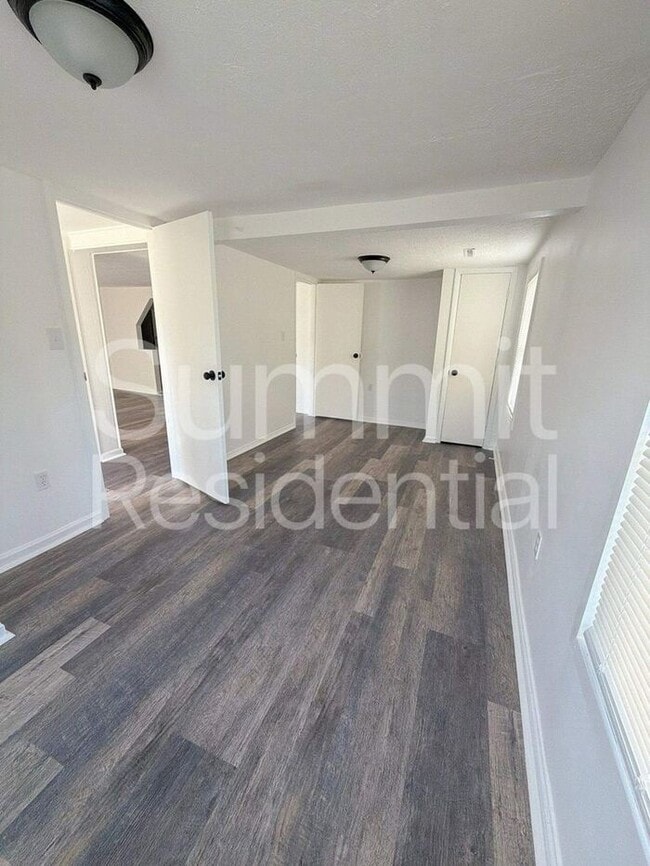 Building Photo - 2 bedroom 1 bathroom Home in Mansfield!!