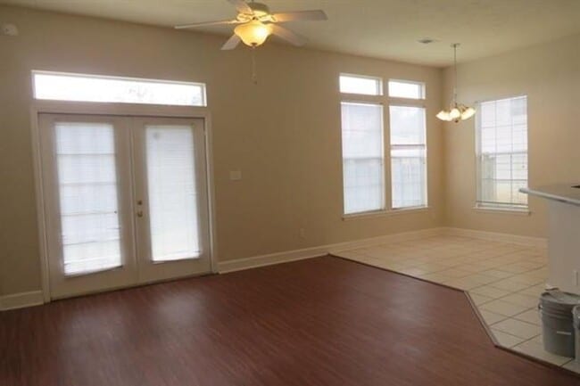 Building Photo - Charming Hampton Creek Home