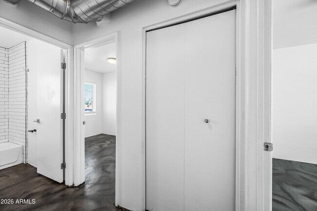 Building Photo - 3601 N 15th Ave