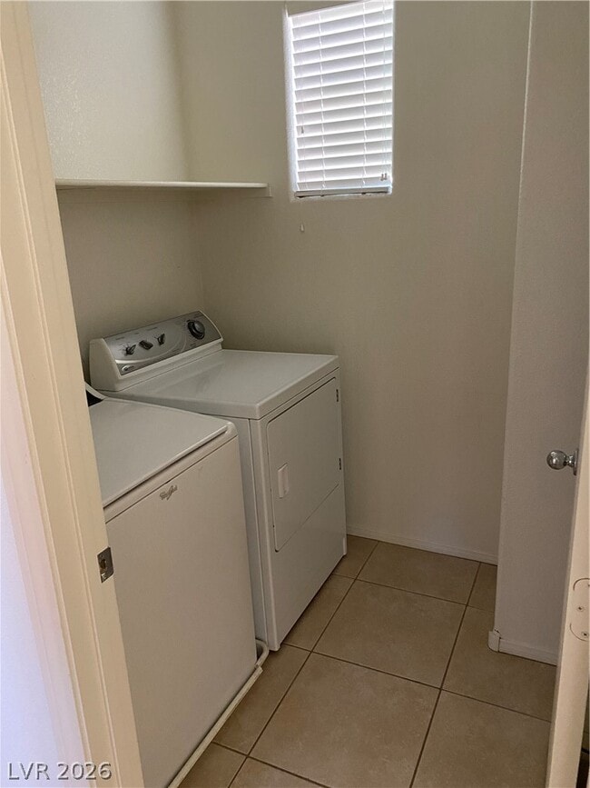 Building Photo - 10555 Lessona St