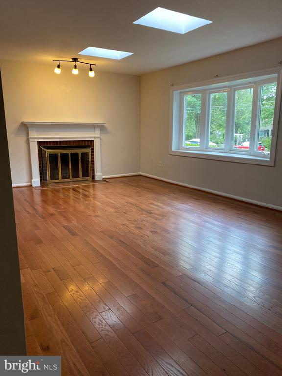 Building Photo - 3137 Creswell Dr