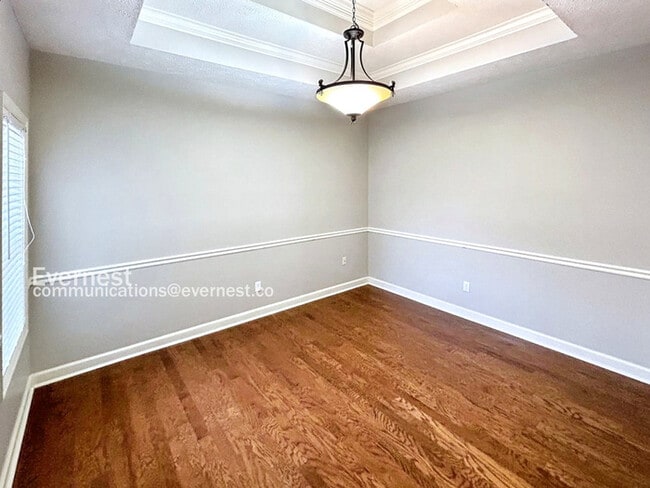 Building Photo - 203 Silver Tail Ln