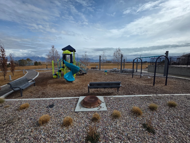 Building Photo - 37 N Veranda Ct