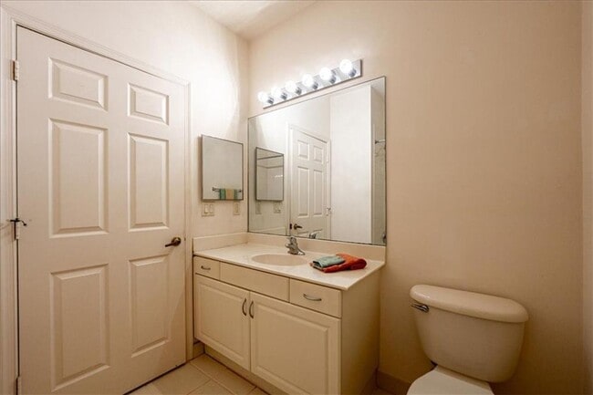 Building Photo - Gated Community in Vero Beach