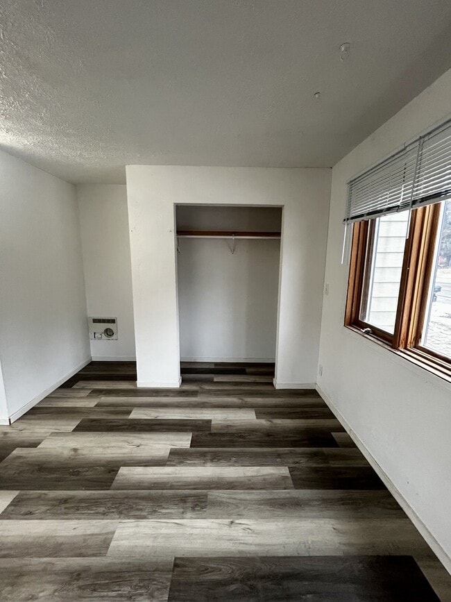 Building Photo - 805 S Atlantic St