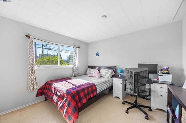 Building Photo - 19695 Bernal St