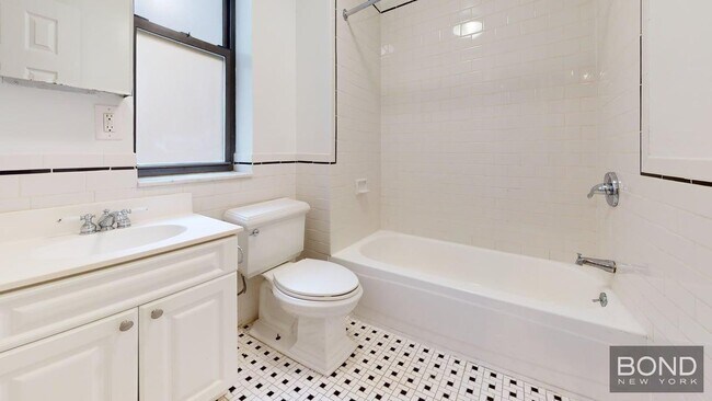 Building Photo - 55 W 55th St