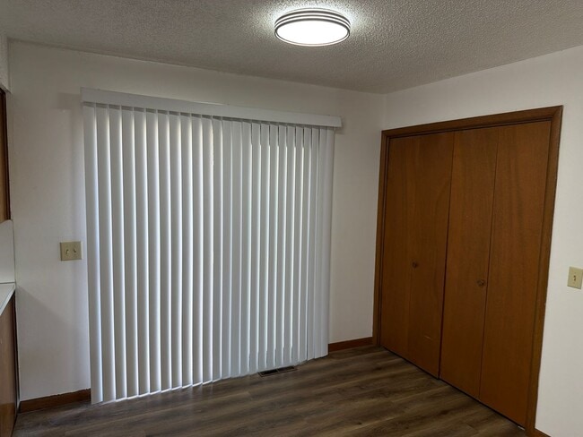 Building Photo - 3335 E Sunset St