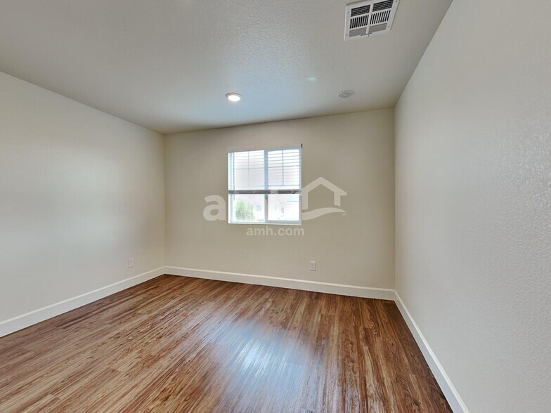 Building Photo - 1713 Viaggio Ave