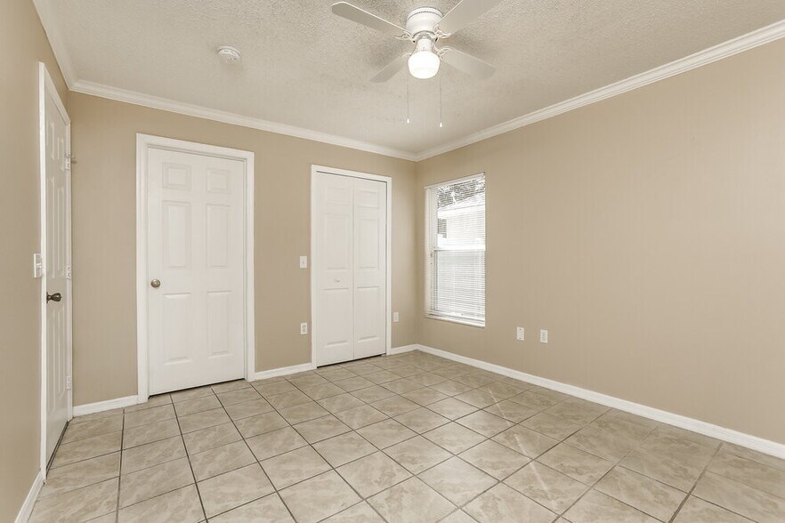 Building Photo - 326 Daniels Pointe Dr