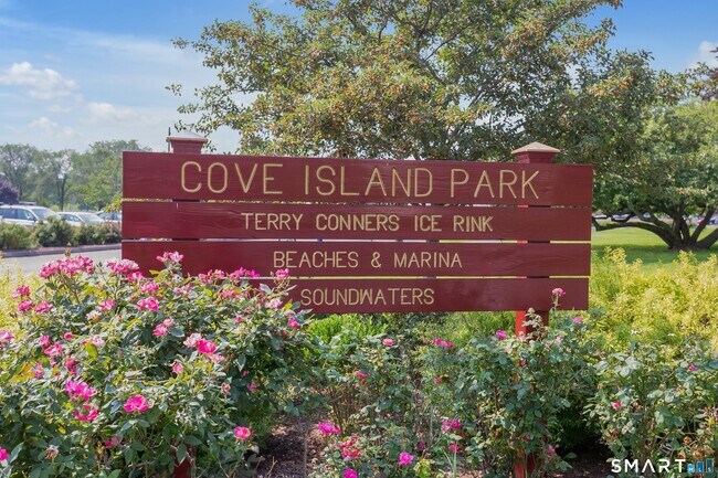 Building Photo - 803 Cove Rd