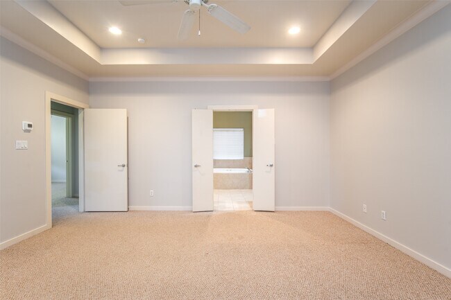 Building Photo - 4430 Center St