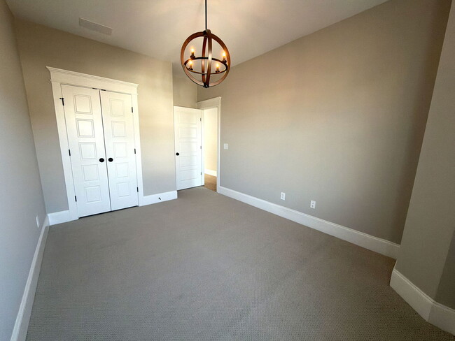 Building Photo - 1636 Juliana St