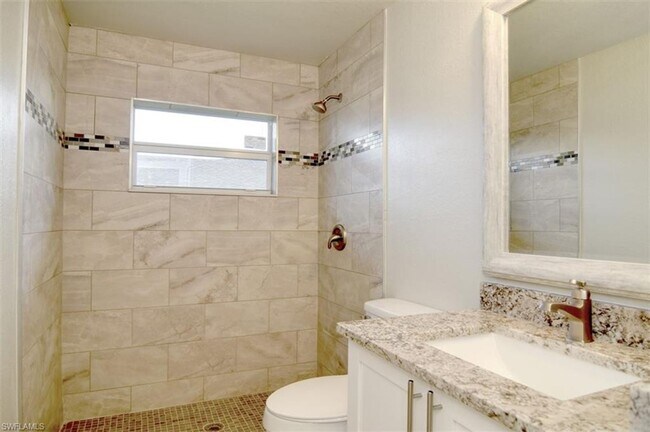 Building Photo - 2412 NW 8th Pl