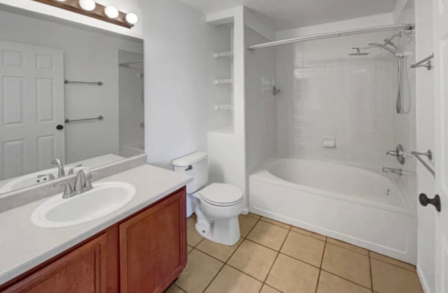 Building Photo - 12660 Eastlake Dr