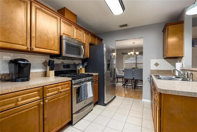 Building Photo - 1608 NE 45th Pl