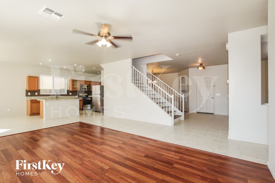 Building Photo - 15029 W Larkspur Dr