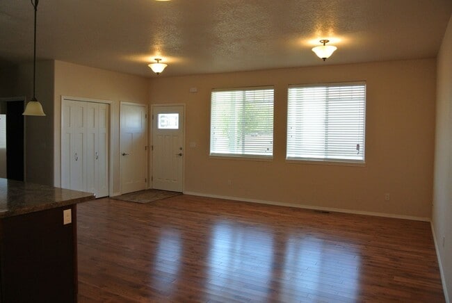 Building Photo - November Rent FREE ~ Spread Out and Live L...