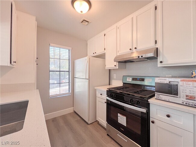 Building Photo - 4842 Nara Vista Way