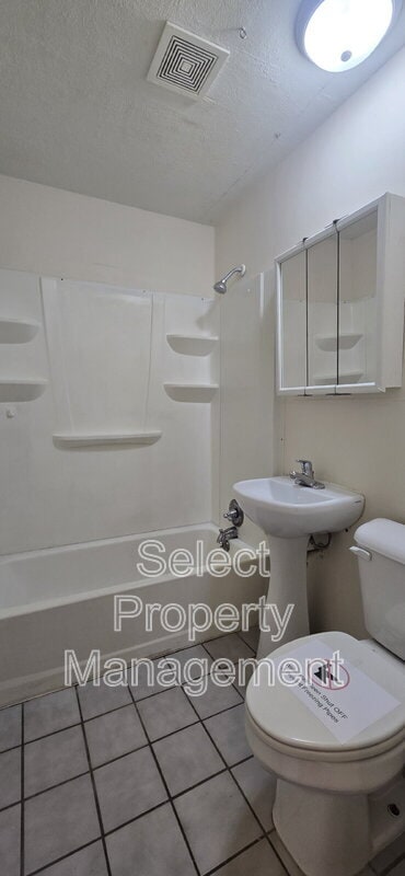 Building Photo - 4405 S Colonial Ave