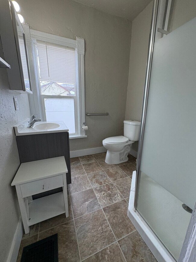 Building Photo - ADI - Kilbourn