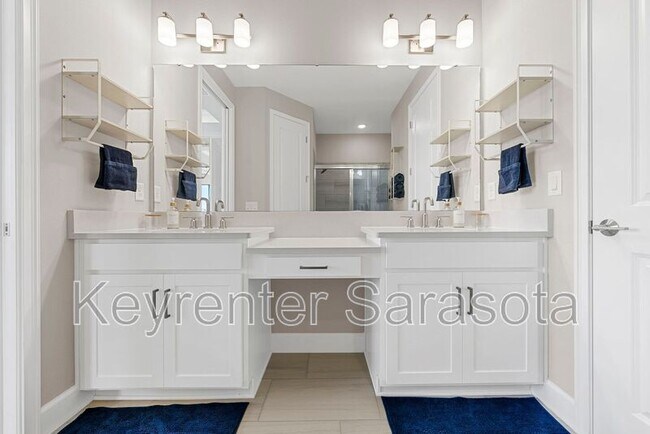 Building Photo - 16207 San Donato Pl