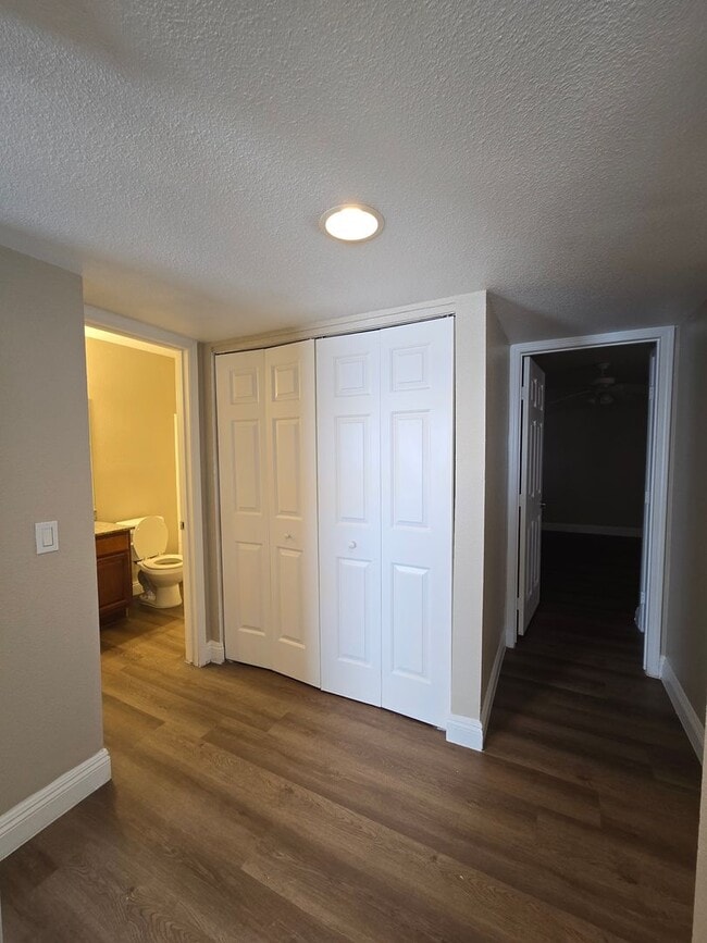 Building Photo - A Fabulous 3 Bedroom Condo in NW Las Vegas.