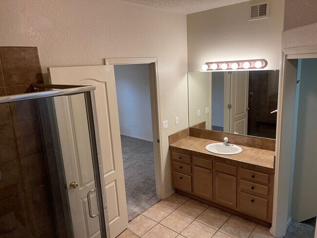 Building Photo - Rio Grande Home
