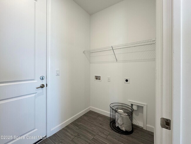 Building Photo - 1959 Croft Inlt Dr NW