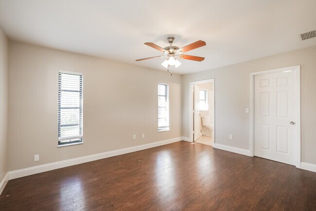 Building Photo - 25353 Doredo Dr